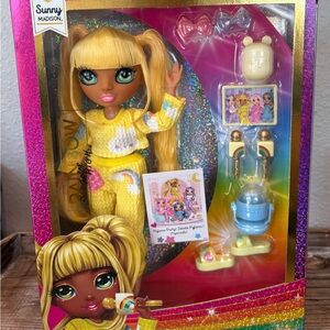 Rainbow High Junior High Sunny Madison Fashion Doll, Yellow, BNIB